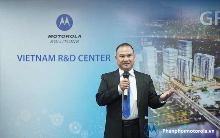 Giam doc trung tam nghi cuu phan mem motorola tại Viet Nam